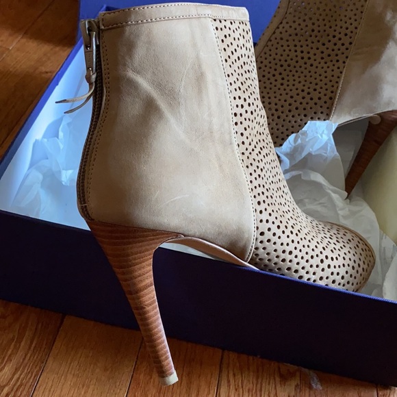 Stuart Weitzman Booties - Picture 3 of 13